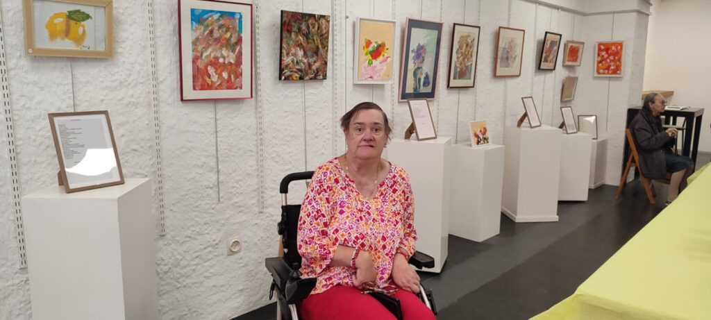 Vue de l'exposition Des couleurs et des mots de Mimie BB à la galerie Vanikoro, Albi